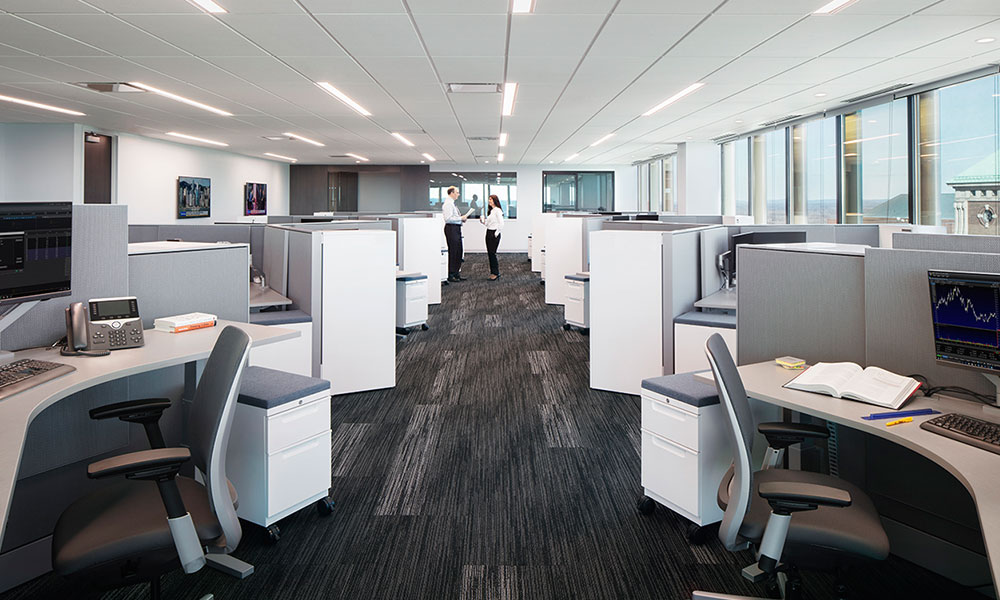 <p>The design team’s use of full-glass office fronts allows access to daylight and panoramic views for all employees, including those in the interior workstations.</p>
