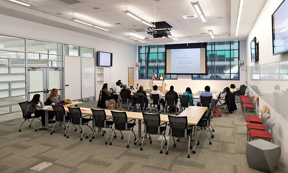 <p>State-of-the-art conference and training rooms.</p>
