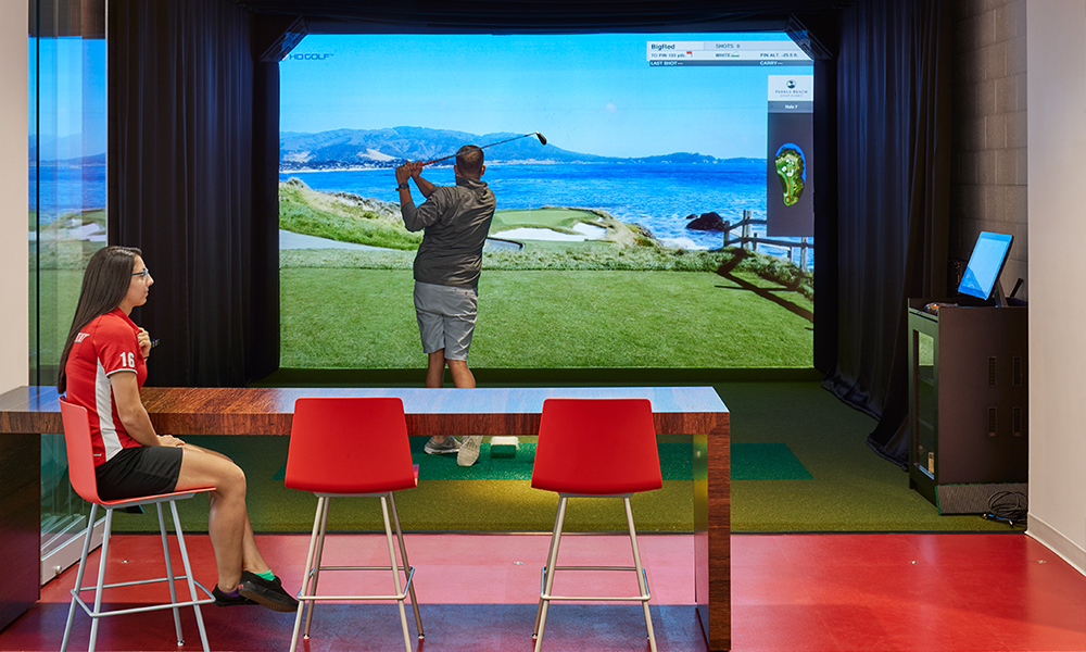 <p>The lower level features an HD golf simulator as well as a 18-bike Spin room.</p>
