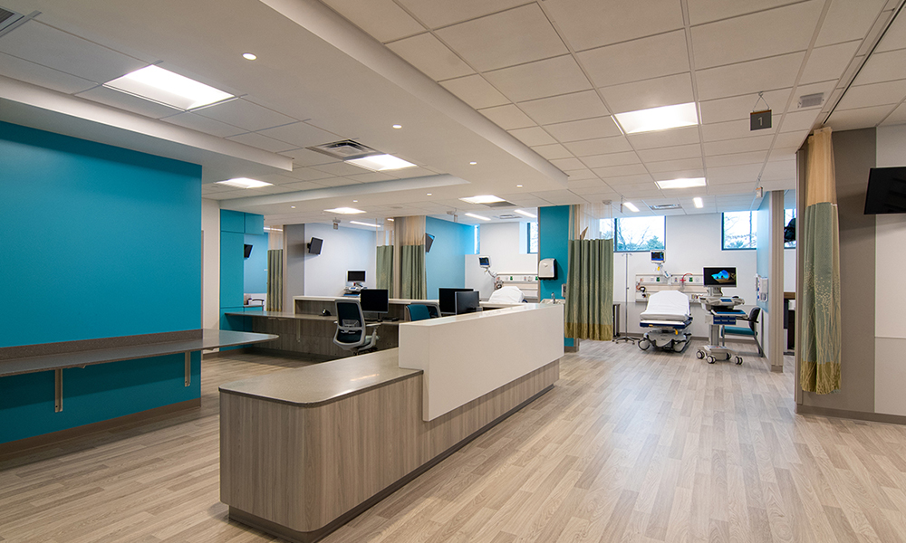 <p>The pre and post operation area is designed to promote wellness and serenity. Clear lines of sight, natural light and balanced material and color selection makes for a positive and healing patient and staff experience.</p>
