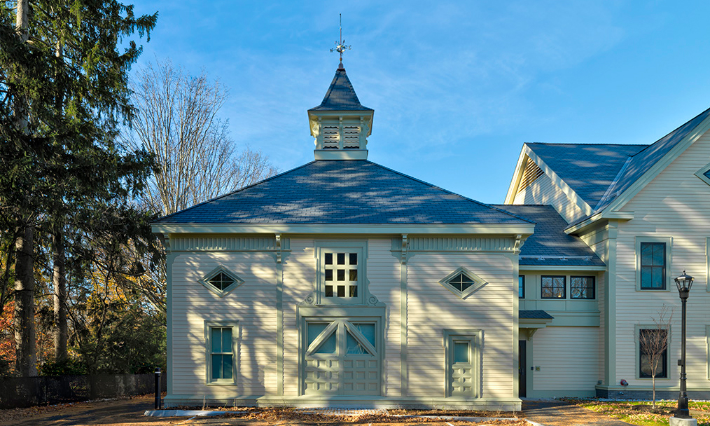 <p>The New Hall also incorporates adaptive re-use of a double gabled historic Victorian Dow Barn, which dates to the mid-19th century. The carefully crafted façade  announces a new residential quadrangle for Exeter and an institutional commitment to preservation.</p>
