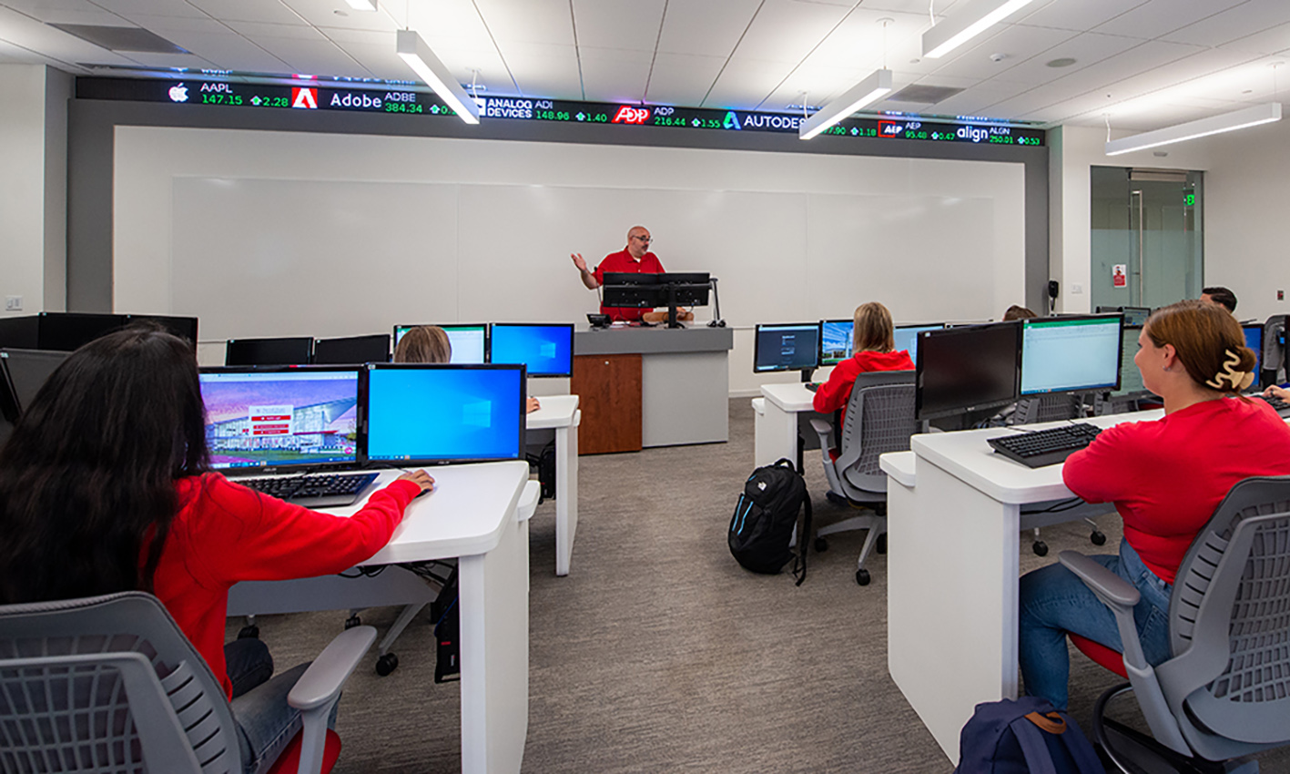 <p>45,000-SF of academic space and offices, including the finance lab with live stock market updates, supports programs in cybersecurity, business analytics, game design and development, and more.</p>
