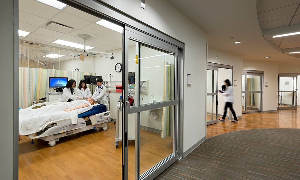 <p>The 26,000-SF Simulation Center serves the needs of the professional community and partner hospitals as well as the School of Medicine.</p>
