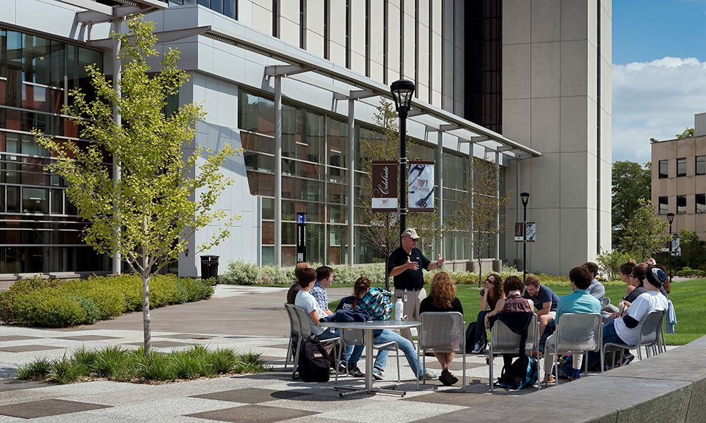 <p>The site supports informal outdoor learning while also providing a lawn for white coat ceremonies.</p>
